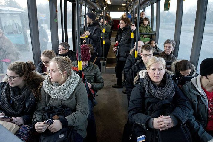 Leið sex síðdegis í gær. Miðað við spá um fjölgun farþega er vandséð að Strætó anni henni án þess að sett verði upp hraðvagnakerfi af einhverri tegund með tuttugu og fjögurra metra löngum vögnum. 