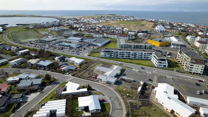 Maðurinn kom aftan að samstarfsfélaga sínum og sló hann fyrirvaralaust með klaufhamri.