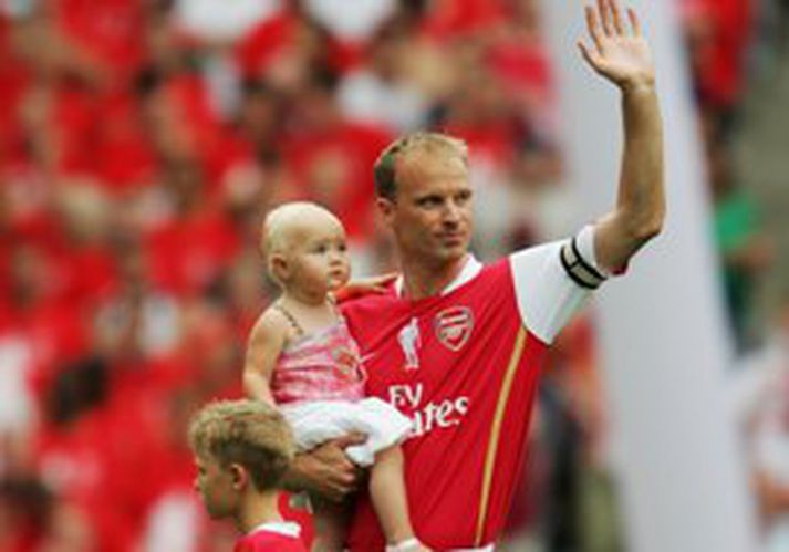 Dennis Bergkamp kvaddi stuðningsmenn Arsenal með söknuði í dag