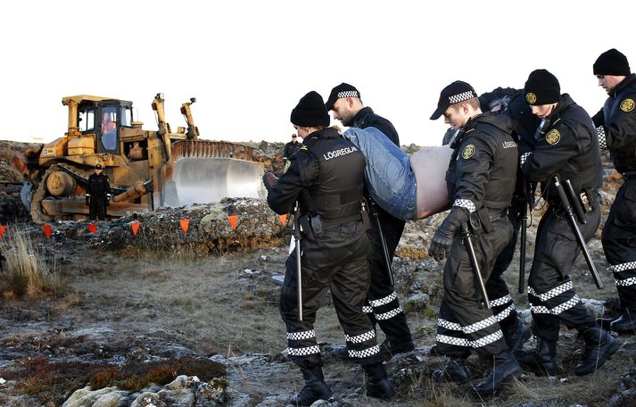 Samtökin ítreka kröfur sínar um að framkvæmdir verði tafarlaust stöðvaðar.