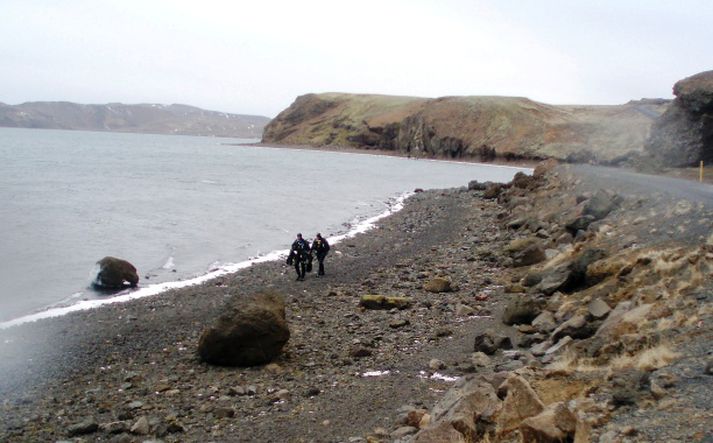 Kafari er sagður hafa séð dauða og rotnandi fiska á ýmsum stöðum í Kleifarvatni.