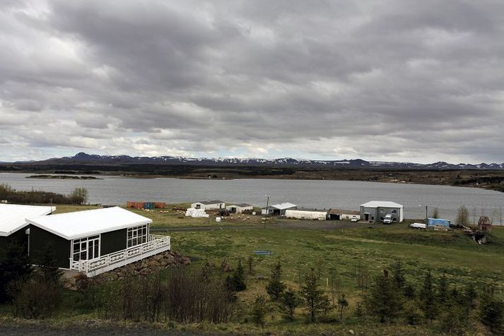 Á meðan afkomendur Sigurðar Hjaltested takast á um eignarhaldið á Vatnsenda heldur Kópavogsbær áfram að gera upp greiðslur til ábúandans í samræmi við samkomulag þar um.