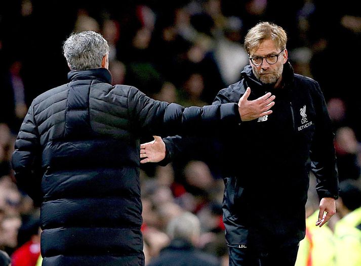 Klopp og Mourinho eiga klárlega eftir að láta vel í sér heyra á hliðarlínunni í dag. Hér er þó allt í góðu á milli þeirra.