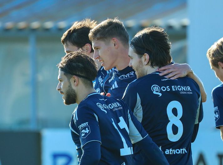 Keflavík fagnaði sigri og fór upp í efsta sæti deildarinnar.