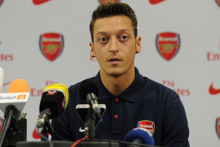 Mesut Özil á blaðamannafundi í dag.