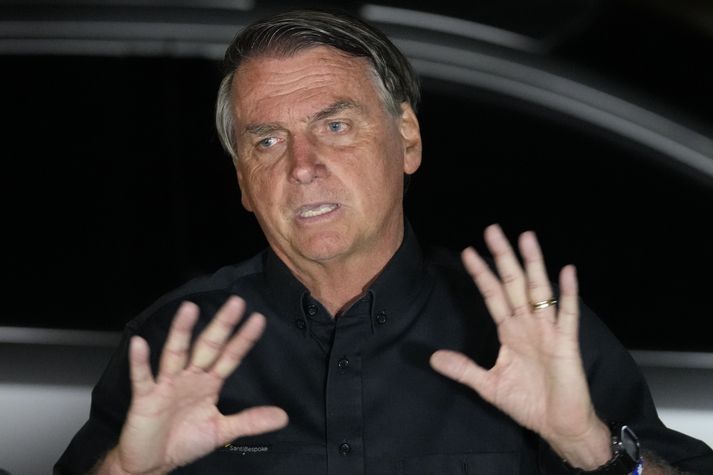 Jair Bolsonaro laut í lægra haldi fyrir forsetanum fyrrverandi Lula da Silva. 