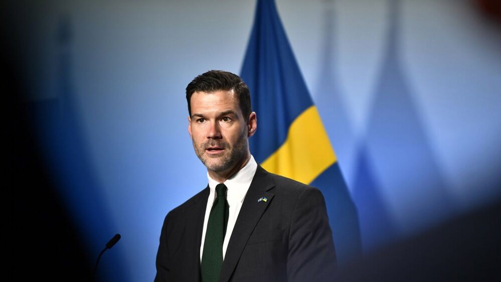 Vilja herða skil­yrði fyrir sænskum ríkis­borgararétti