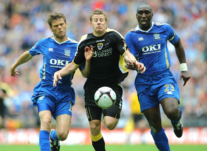 Hermann Hreiðarsson og Sol Campbell í úrslitaleik ensku bikarkeppninnar 2008 þar sem Portsmouth vann 1-0 sigur á Cardiff City.