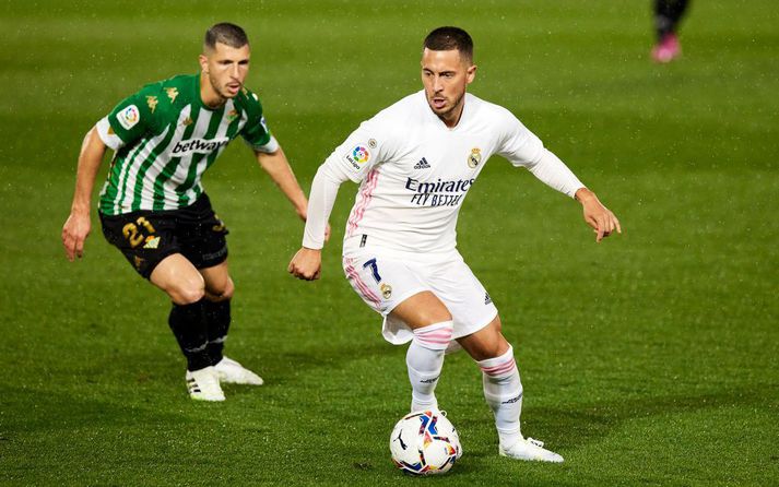 Eden Hazard á ferðinni gegn Real Betis um helgina.