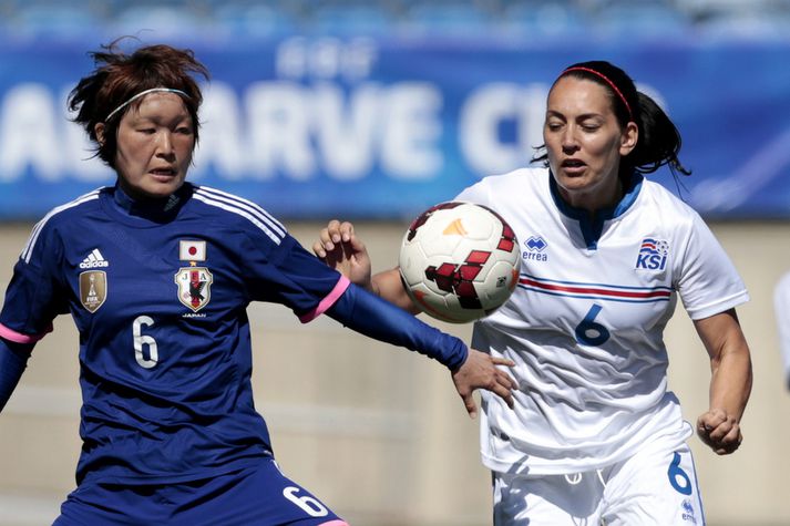 Hólmfríður Magnúsdóttir í landsleik gegn Japan á Algarve.