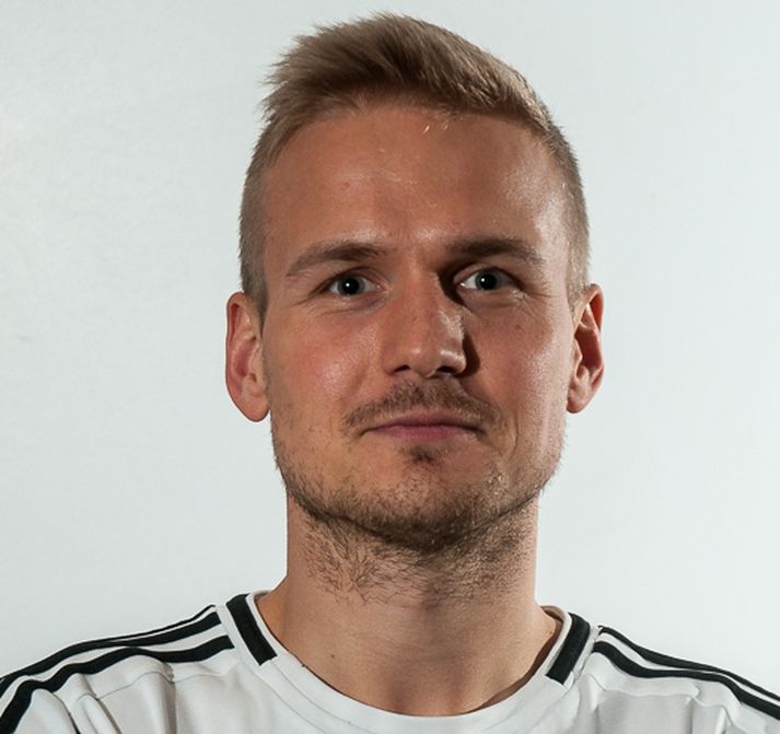 Pétur hefur tvívegis orðið Íslandsmeistari með FH og einu sinni bikarmeistari.