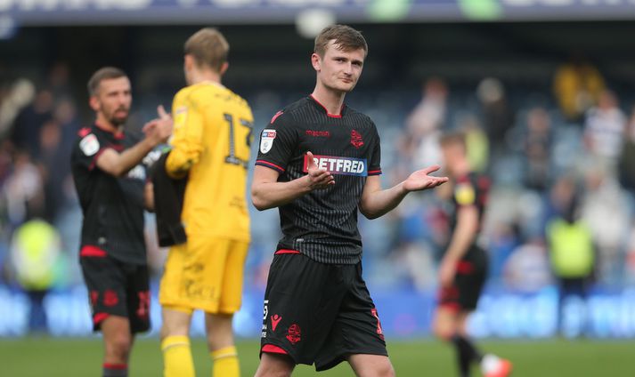 Callum Connolly, leikmaður Bolton, fagnar sigri á QPR um helgina.