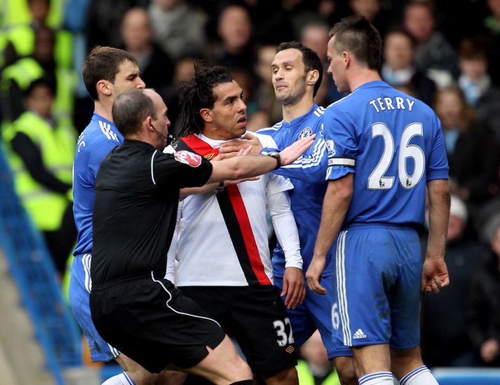 Terry og Tevez takast á um síðustu helgi.