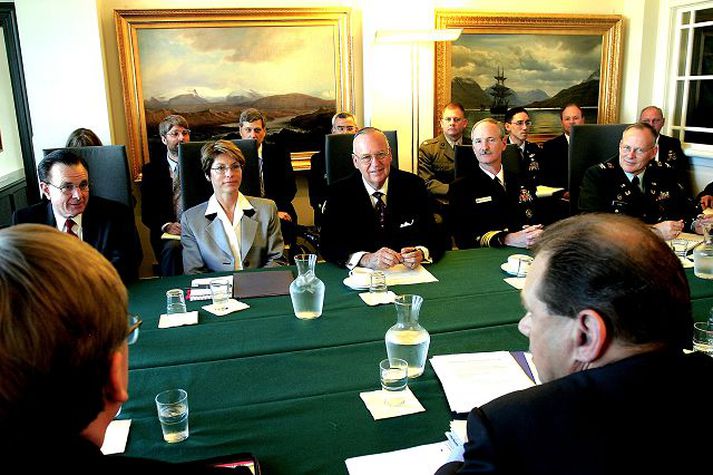 Varnarviðræður - Keflavíkurstöð - varnarliðið - aðmírálar - sendinefnd