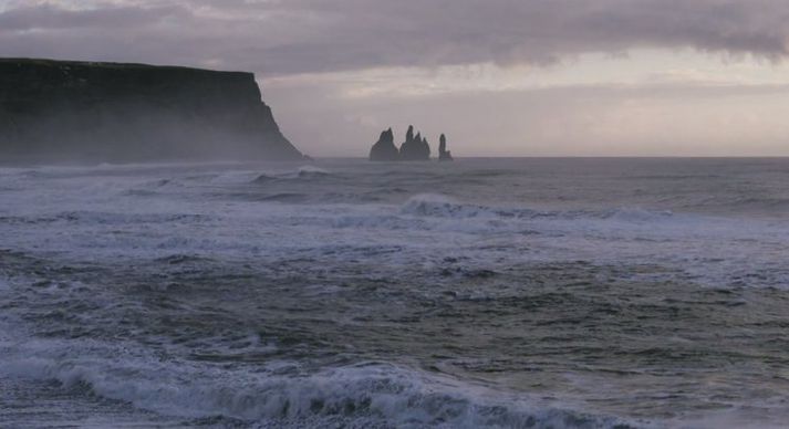 Myndbandið sýnir íslenska náttúru í sinni fallegustu mynd
