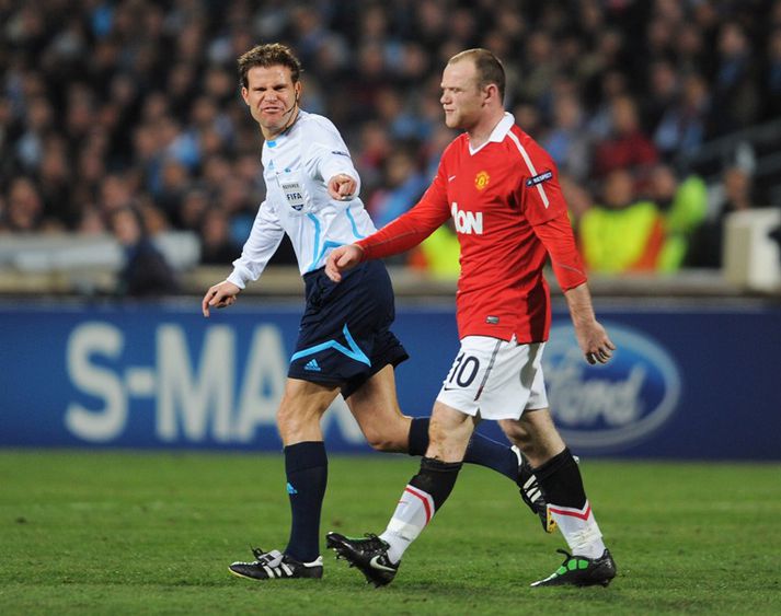 Rooney er þegar byrjaður að missa sig á Twitter.