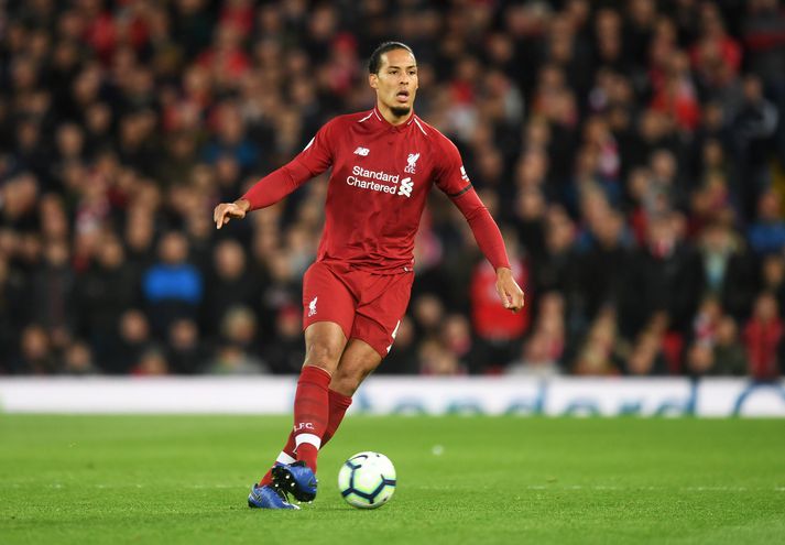 Van Dijk í leik með Liverpool gegn Huddersfield á föstudagskvöldið.