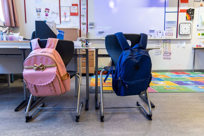 Mennta- og barnamálaráðuneytið hefur ekki safnað upplýsingum með kerfisbundnum hætti frá sveitarfélögunum um hversu mörg börn á Íslandi hafa ekki sótt skóla á undanförnum fimm árum, þrátt fyrir skólaskyldu.