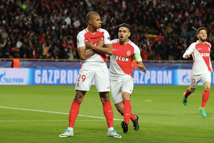 Mbappé fagnar marki sínu.