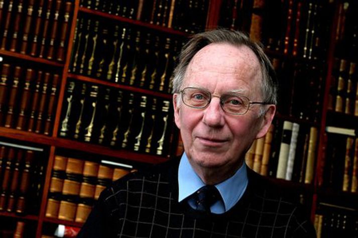 Sigurður Líndal segir það óþarfa að gera heildarendurskoðun á stjórnarskránni. Mynd/ Pjetur.