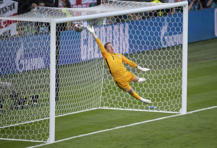 Pickford leit ekkert sérstaklega vel út í markinu sem Danmörk skoraði.