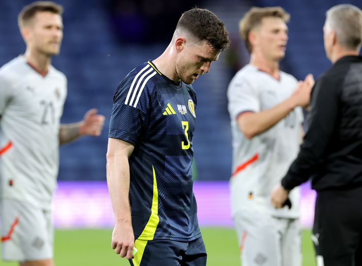Andy Robertson gekk svekktur af velli eftir tap Skotlands gekk Íslandi og er ekki enn búinn að jafna sig tæpri viku síðar. 
