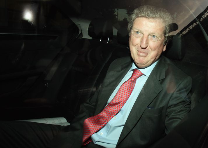 Roy Hodgson fundaði með enska knattspyrnusambandinu í fjórar klukkustundir í gær.