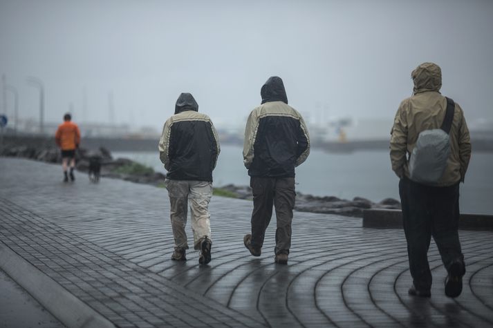 Líklegt er að það verði ansi skýjað yfir helgina. Þó ætti að rofa til á sunnudegi.