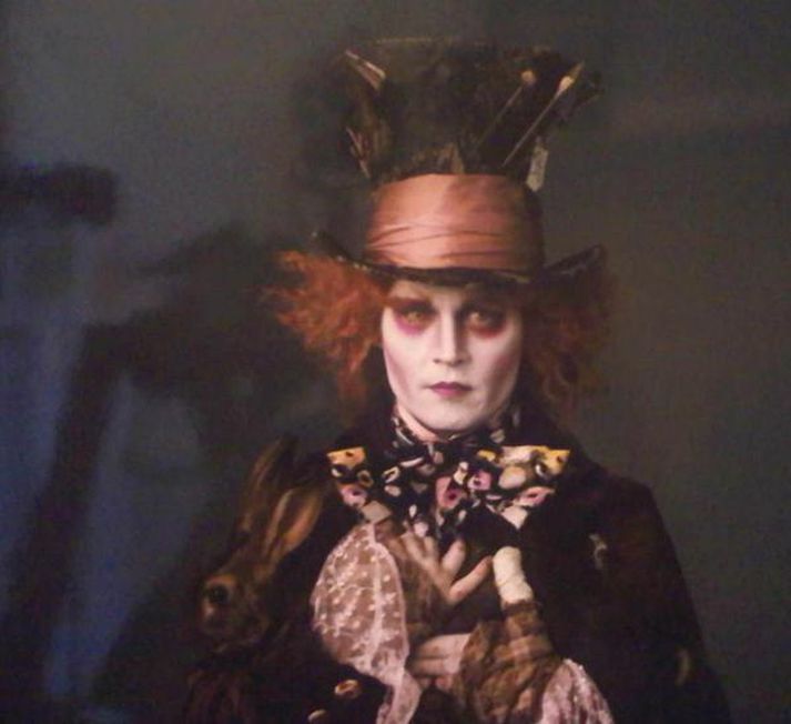 Johnny Depp leikur eitt af aðalhlutverkunum í Lísu í Undralandi.