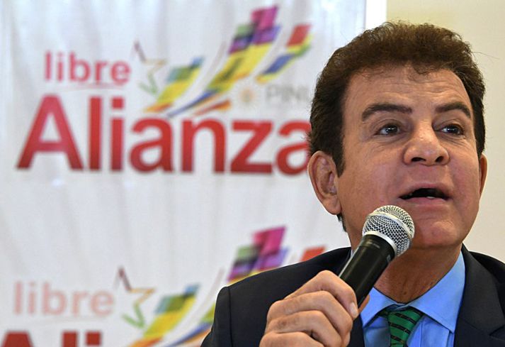 Stjórnarandstæðingurinn Salvador Nasralla vill meina að brögð hafi verið í tafli.