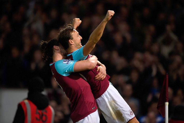 Andy Carroll og Mark Noble fagna í kvöld.