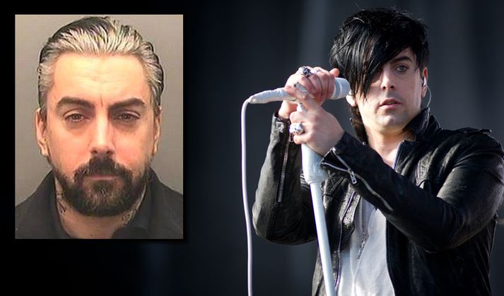 Watkins var aðalsöngvari velsku rokksveitarinnar Lostprophets.