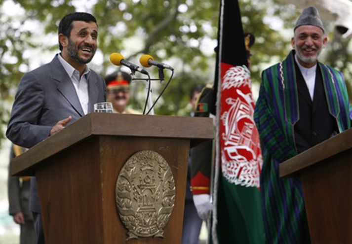 Vel fór á með þeim félögum Ahmadinejad og Hamid Karzai í Kabúl í dag.