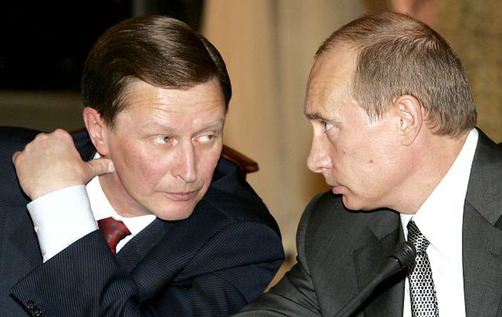 Aðstoðarforsætisráðherrann er talinn líklegur eftirmaður Pútíns sem forseti Rússlands. Pútín lætur af embætti á næsta ári.