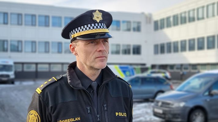 Margeir Sveinsson, powiedział, że policja wciąż poszukuje reszty osób zaangażowanych w napaść