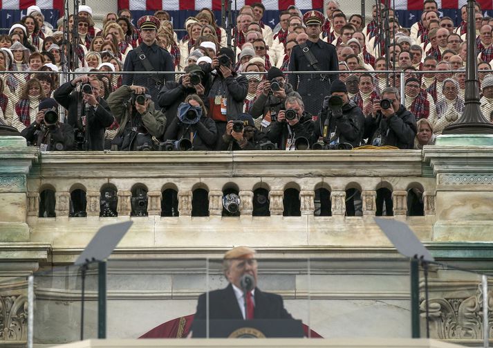 Frá innsetningarathöfn Trump í janúar árið 2017. Innsetningarnefndin safnaði hundrað milljónum dollara fyrir hátíðarhöldin, jafnvirði tæpra tólf milljarða króna.