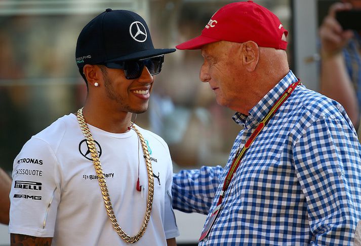 Lewis Hamilton ræðir við Niki Lauda.