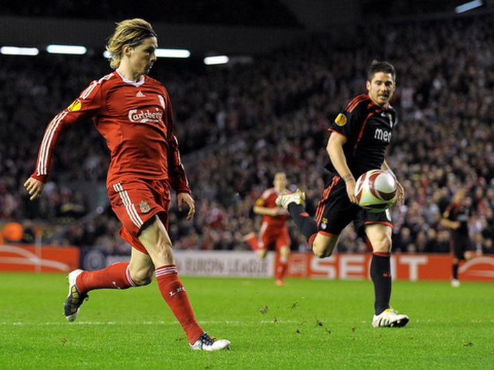 Fernando Torres skorar annað marka sinna í Evrópusigrinum á Benfica á dögunum.