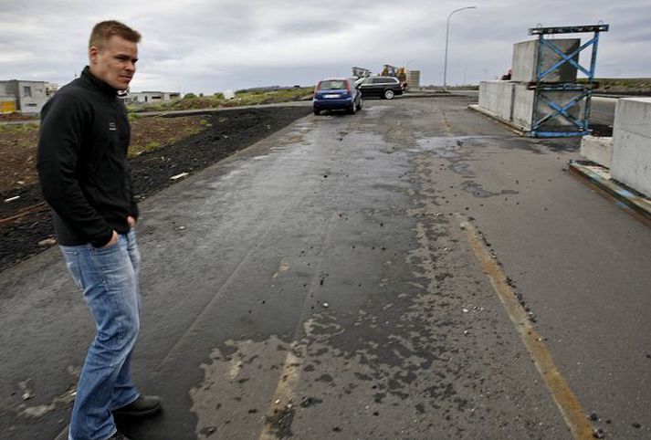 Þarna voru útveggirnir fyrir helgi en á mánudag greip Gunnar Ingi í tómt. 