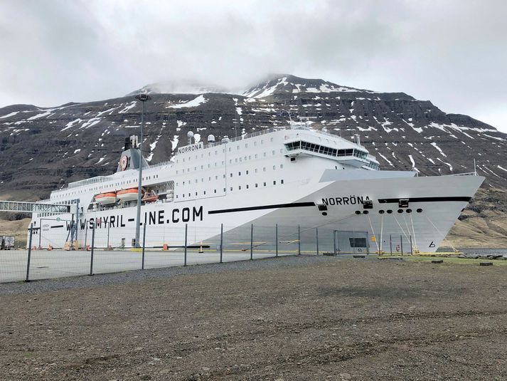 Norræna í höfn á Seyðisfirði.