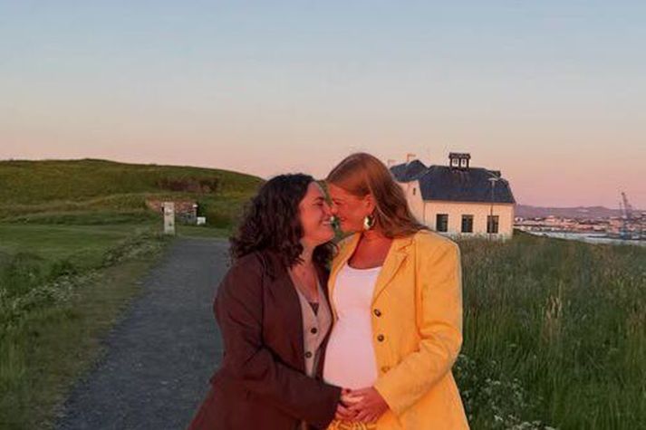 Guðný og Katrín trúlofuðu sig fyrir ári síðan.