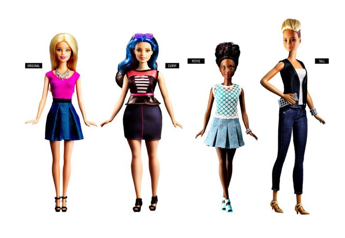 Eftir mikla gagnrýni á óraunhæft líkamsform Barbie-dúkkunnar hefur Mattel kynnt til sögunnar þrjár nýjar útgáfur.