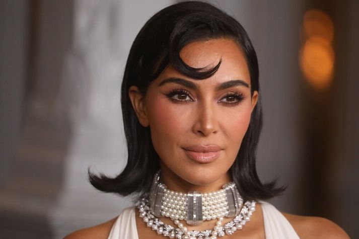Kim Kardashian var ein á hótelherbergi árið 2016 þegar fimm menn brutust inn.