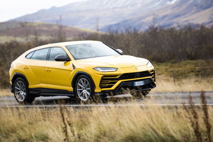 Lamborghini Urus í reynsluakstri á Íslandi.