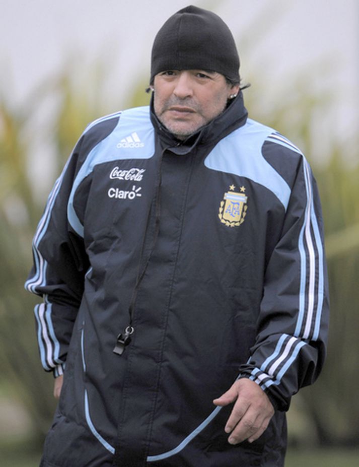 Diego Maradona á æfingu með landsliði Argentínu.