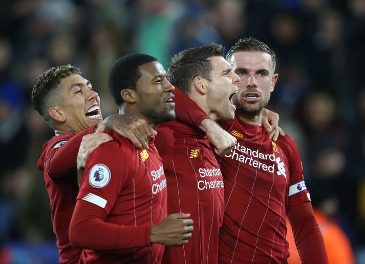 Liverpool-menn fagna sigrinum á Leicester.