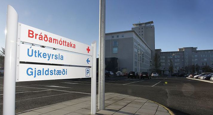 Flytja þurfti sjúklinga með sjúkrabílum á milli sjúkrahúsa.
