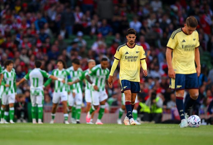 Englandsmeistarar Arsenal voru fjarri sínu besta gegn Real Betis í æfingaleik í Dublin í gær.