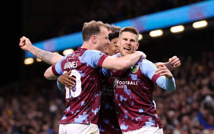 Jóhann Berg Guðmundsson hefur átt afar góðu gengi að fagna með Burnley í vetur og verður með liðinu í ensku úrvalsdeildinni á næstu leiktíð.