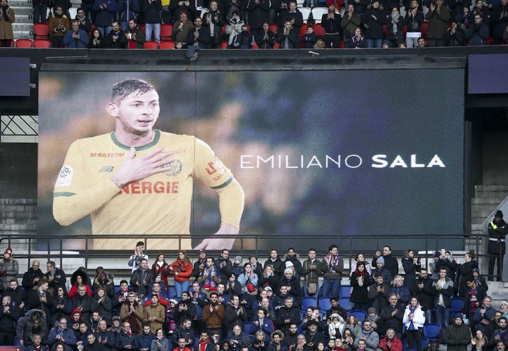 Stuðningsmenn Nice gerðu grín að Emiliano Sala sem lést í flugslysi árið 2019.